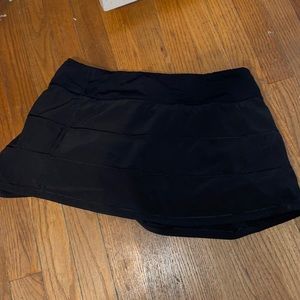 LULULEMON TENNIS SKIRT ⚡️Size 8!! In GREAT condition!!